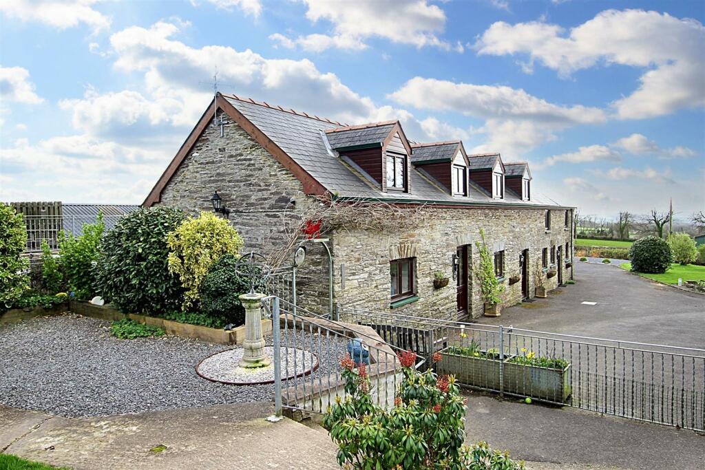Front view of holiday lets