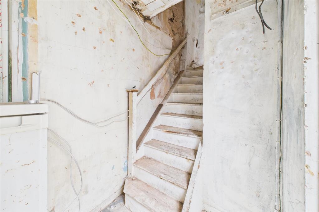 150, East Reach Taunton, Somerset, TA1 3HT | Holli