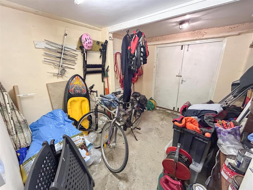 GARAGE SPACE