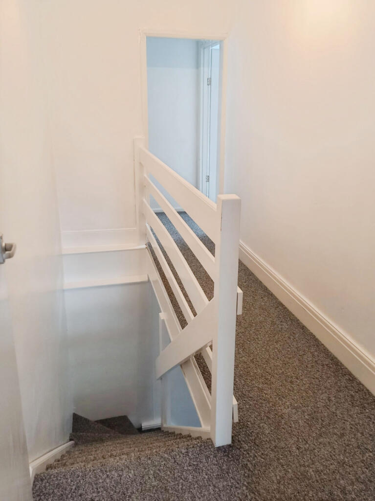 3 Bedroom Mid Terrace Character Cottage