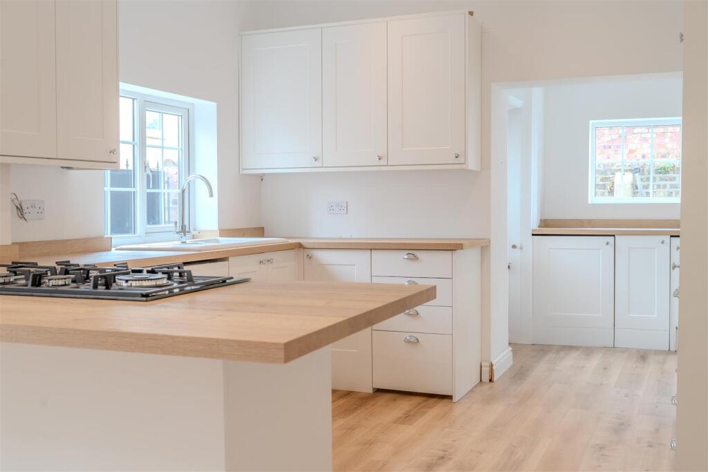 Kitchen alternative shot