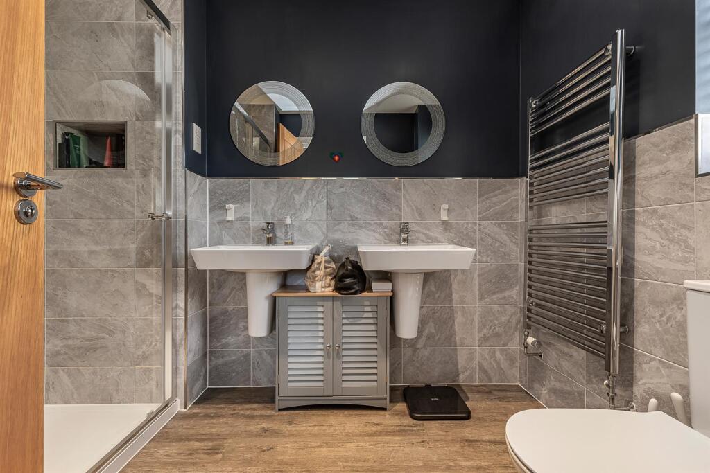 Master Bedroom - En Suite Shower Room 1.jpg