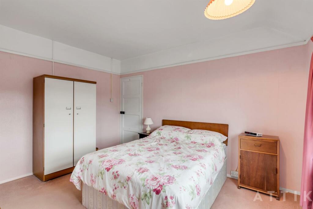 40 The Avenue Halesworth IP19 8JB (9).jpg