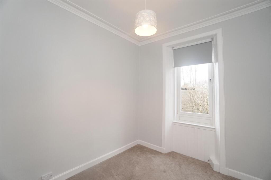 bedroom1.jpg