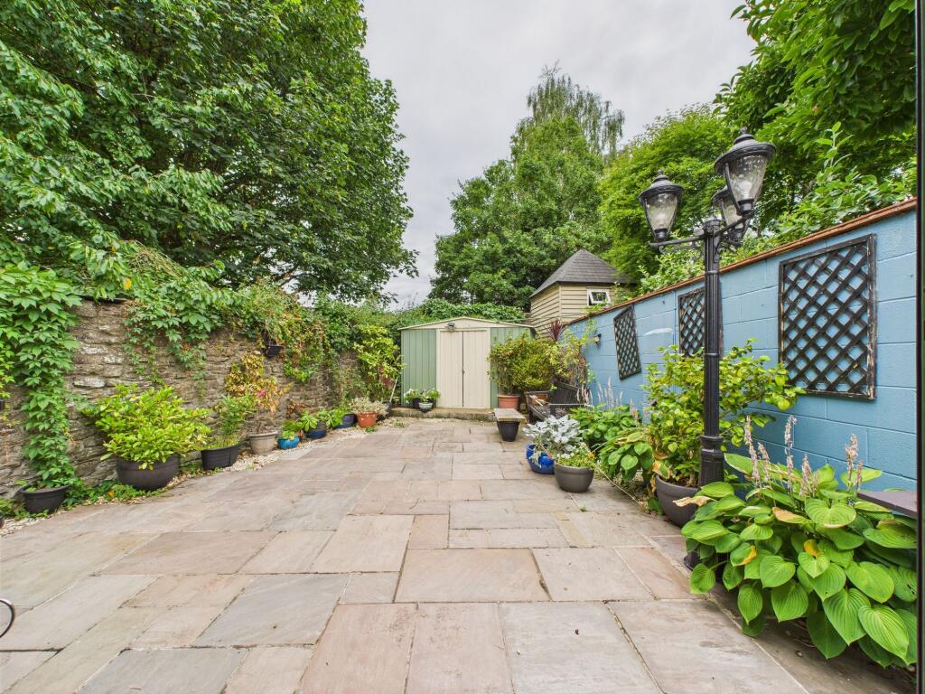 Court yard garden