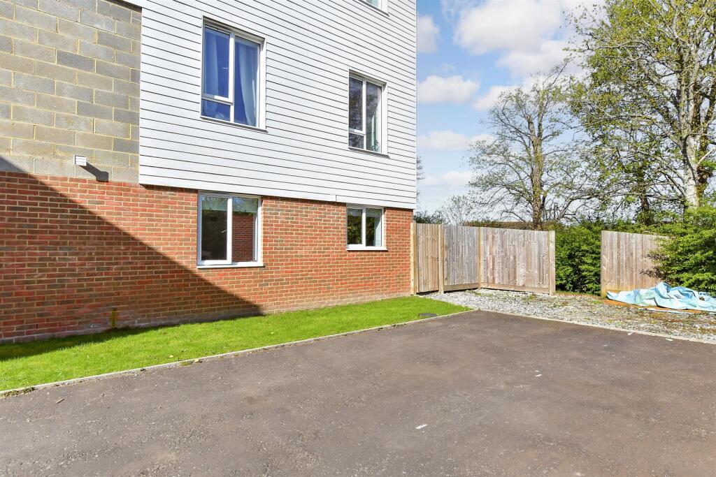 Driveway/Parking