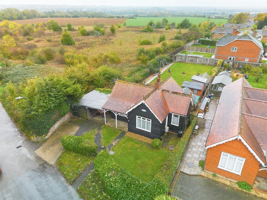 Mackenders Lane, Eccles13.jpg