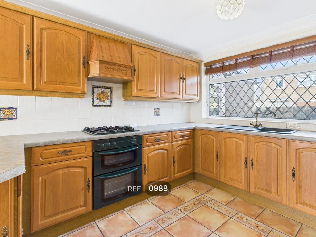 Kitchen &amp; Living area
