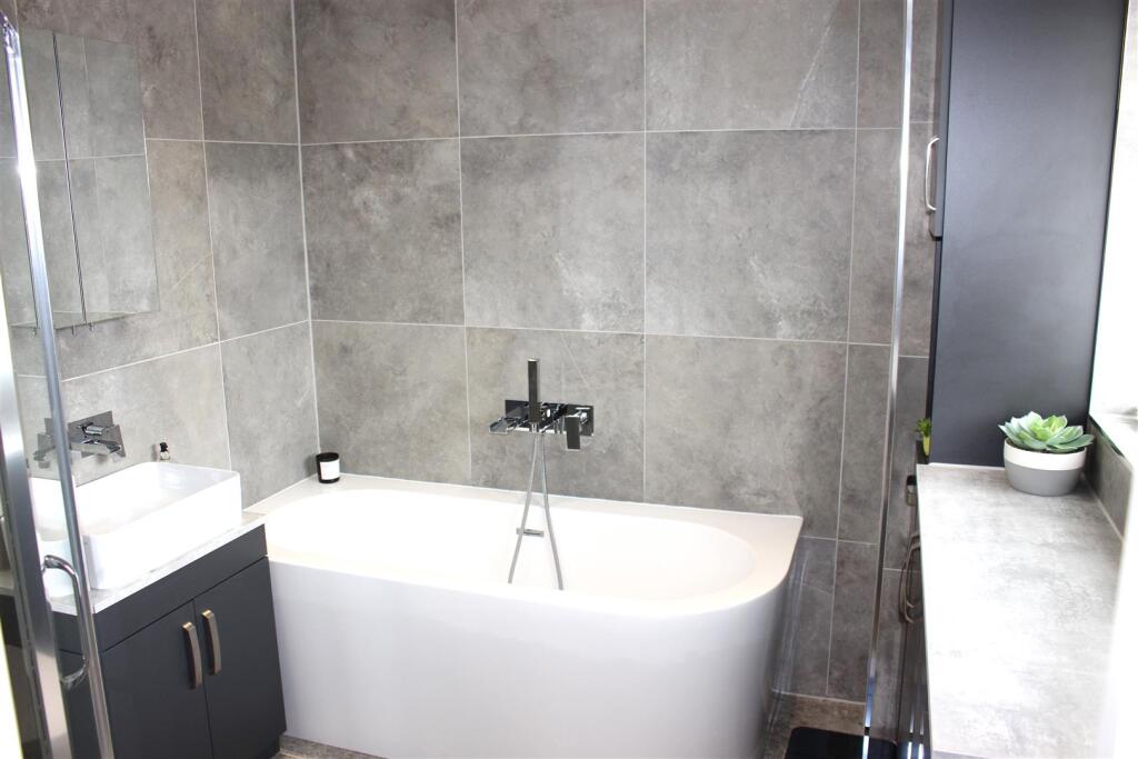 Ensuite Bathroom