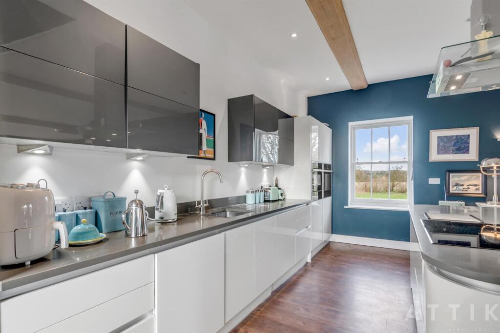 52 the Chapel Blyth View IP19 9LB (34).jpg