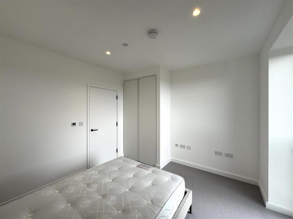 Bedroom pic 9.jpeg