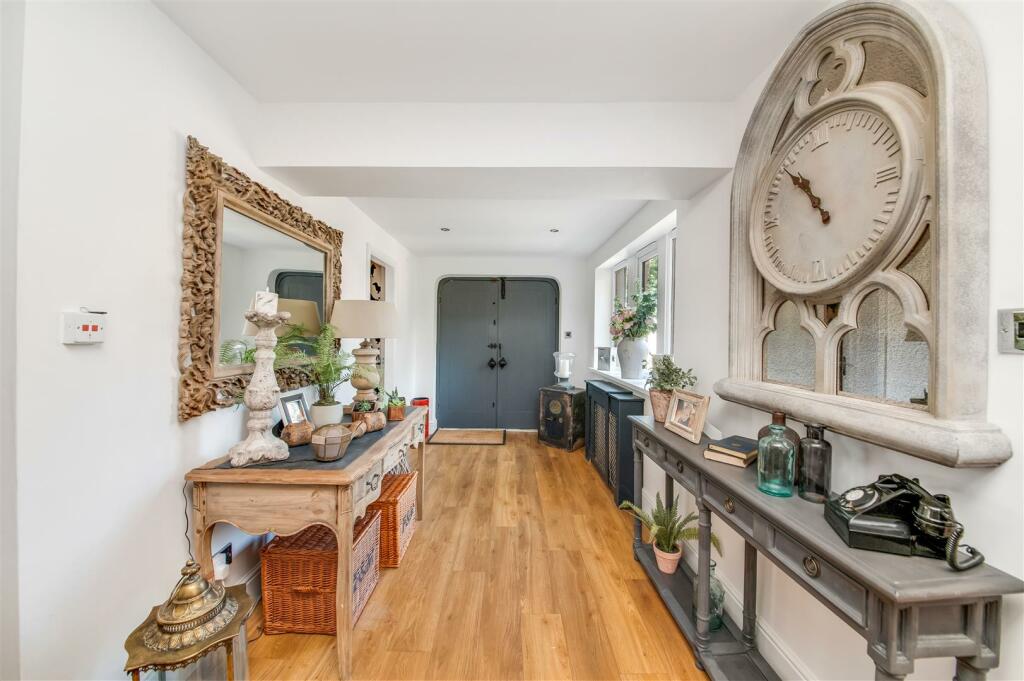 ENTRANCE HALLWAY