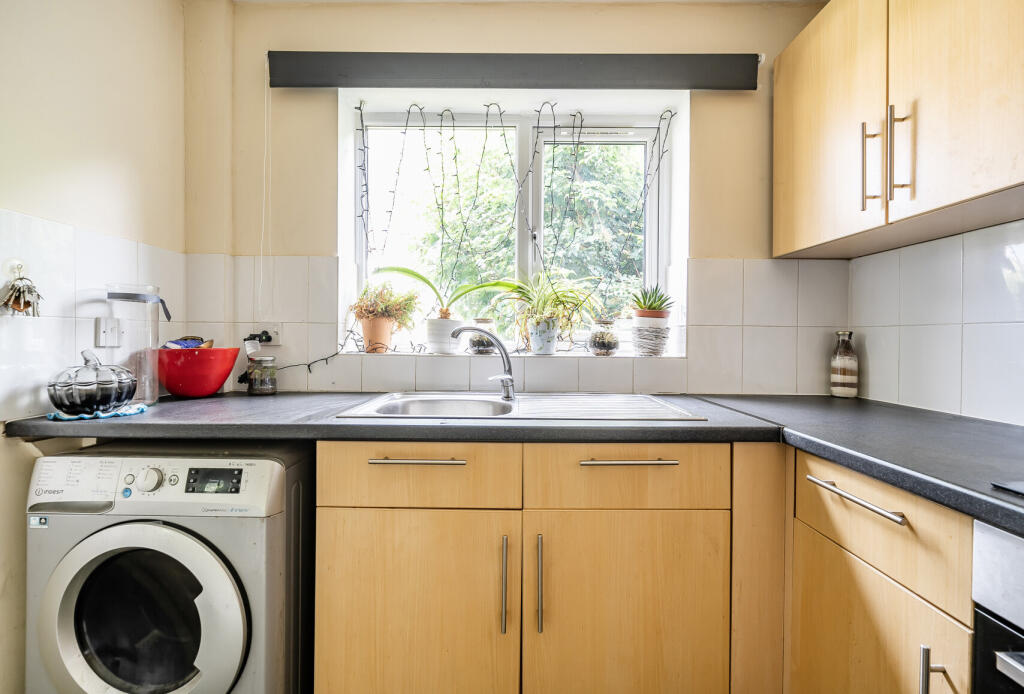 1333210-8-688ba9d...