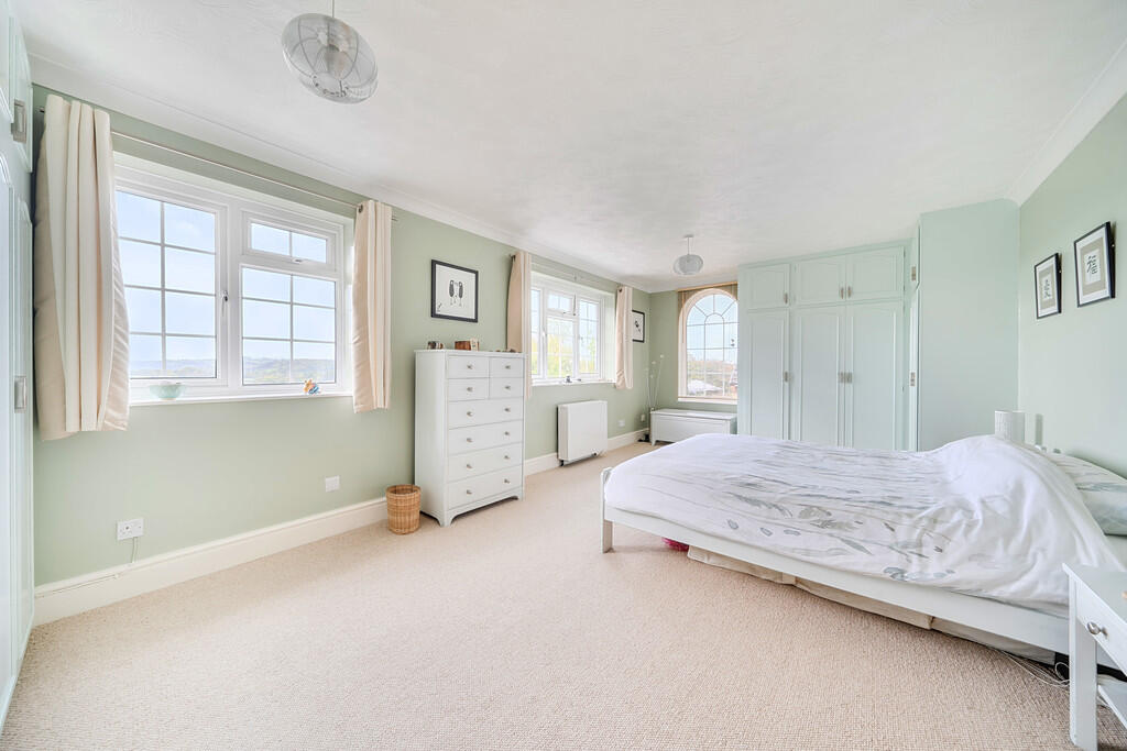 1361501-12-68e6d1...