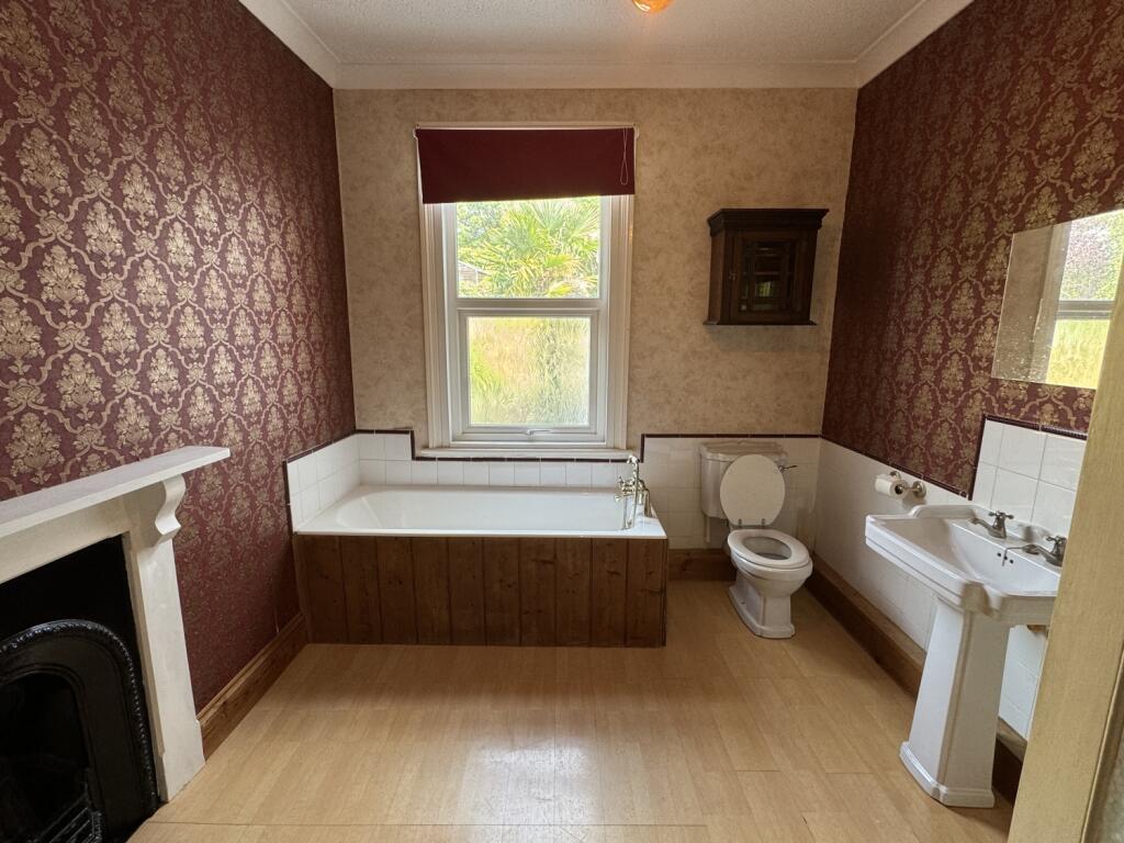 76 Old Town Street -  bathroom