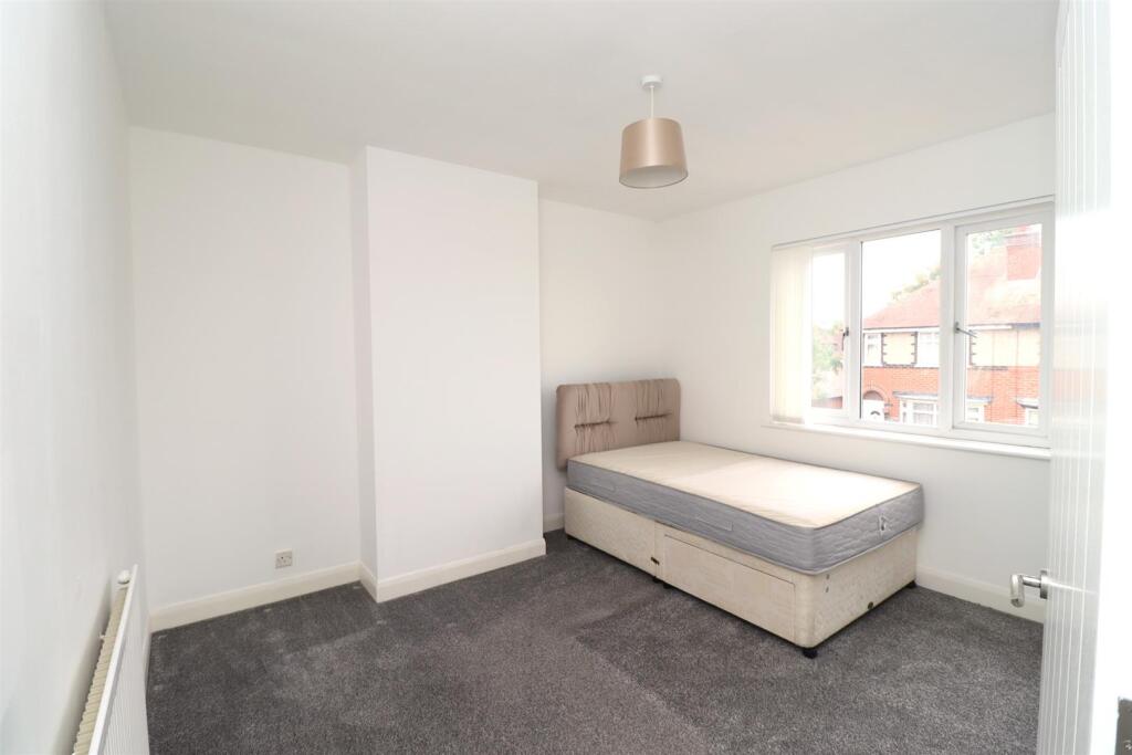 Bedroom one.JPG