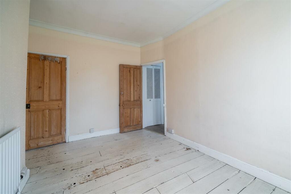 Bedroom 2-2.jpg