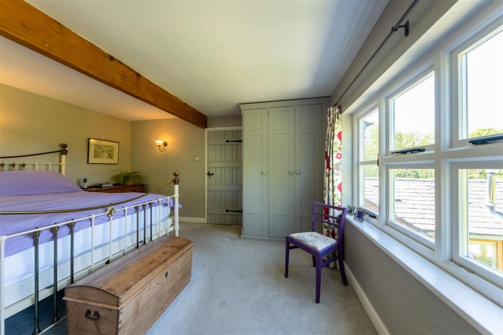 Broadway Farmhouse-0057.jpg