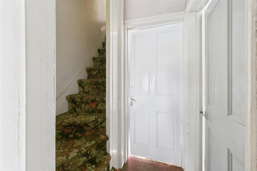 13 Wellington Avenue Montpelier, Bristol BS6 5HP |