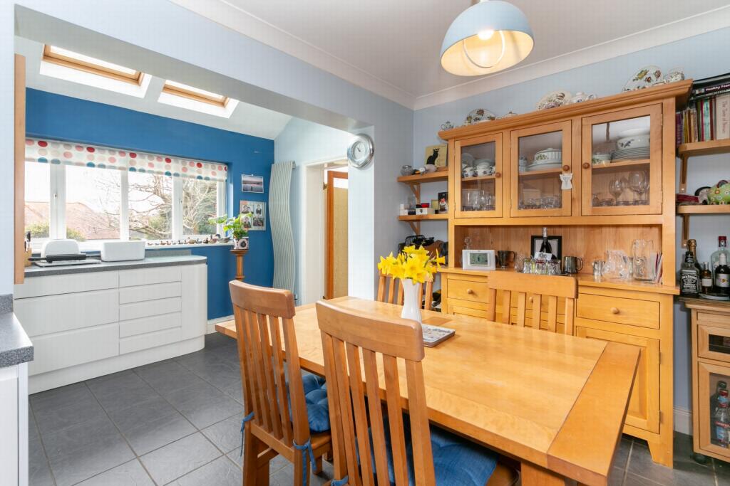 Kitchen/breakfast rm