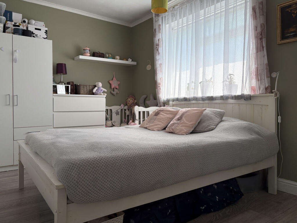 06. Bedroom 1 (1)