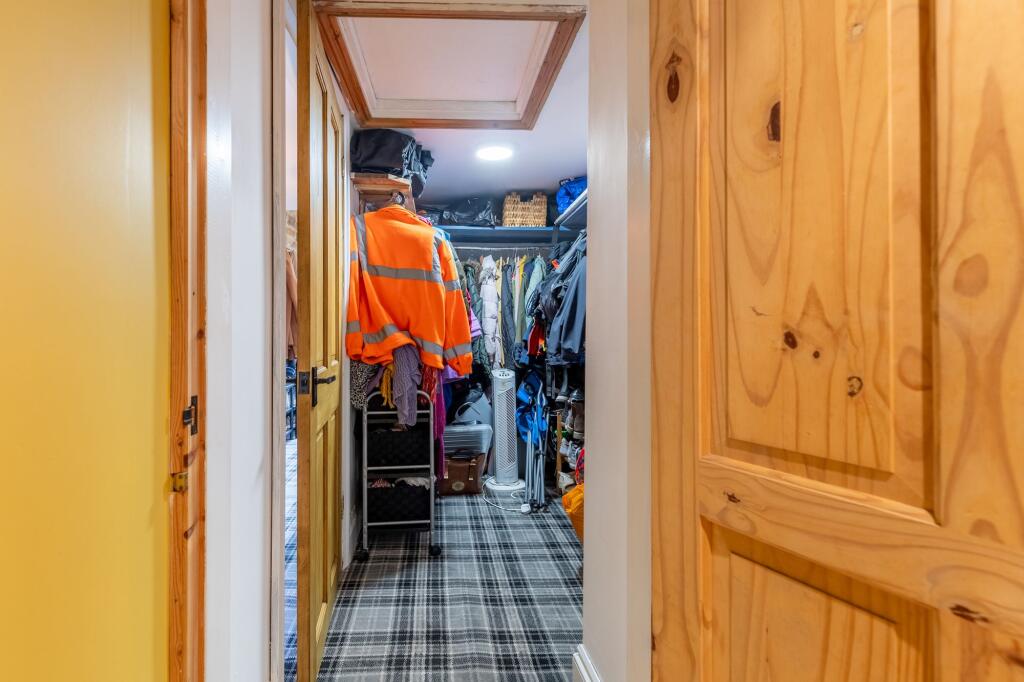 Ground Floor | Boot Room / W C