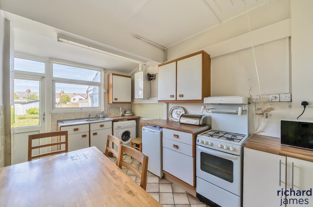 2b305f2a4a82418490f85ee8be33ff6d