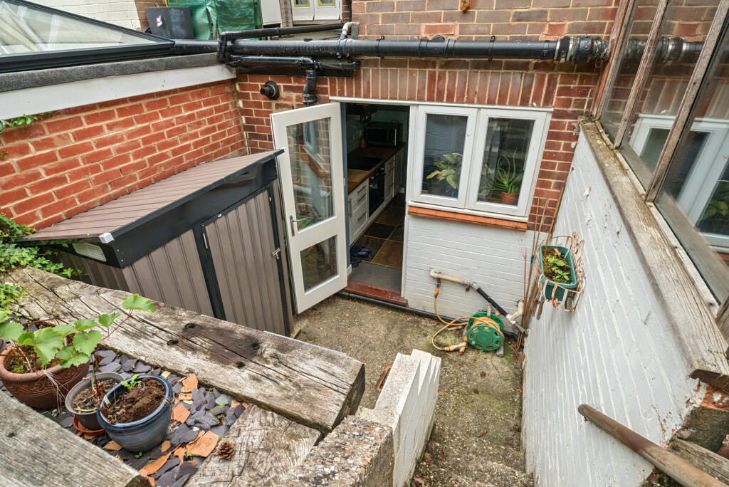 1359461-9-68d6875...