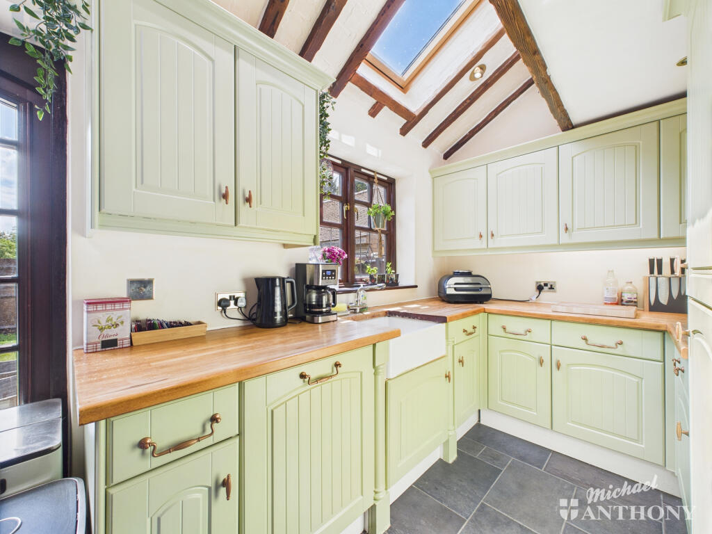 CAM02773G0-PR0326-STILL001