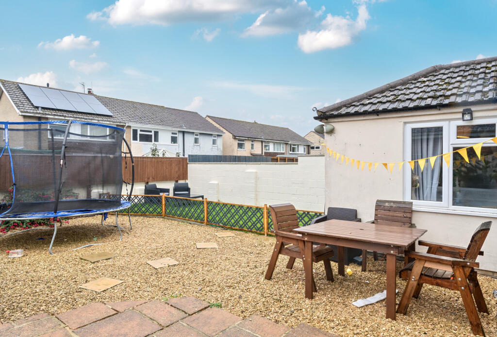 1370360-3-68f605e...