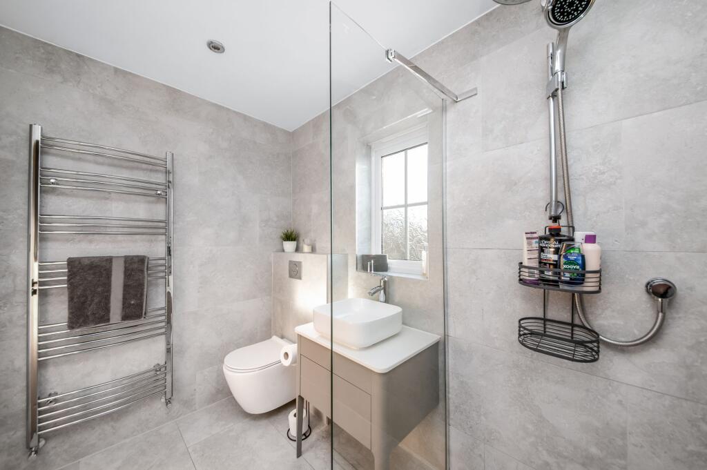 HOUSE BATHROOM