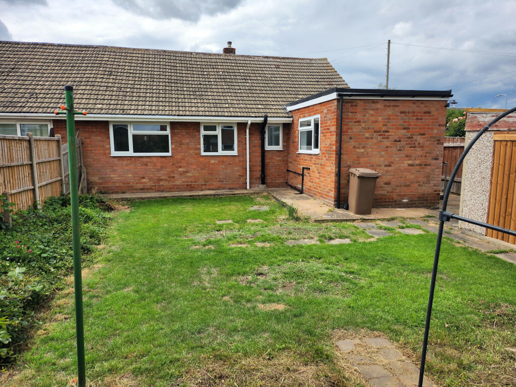 12 Lee Av - Add Garden pic