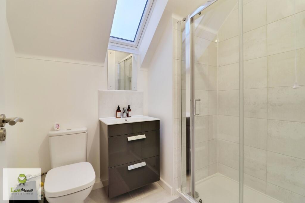 ensuite - EweMove Cannock