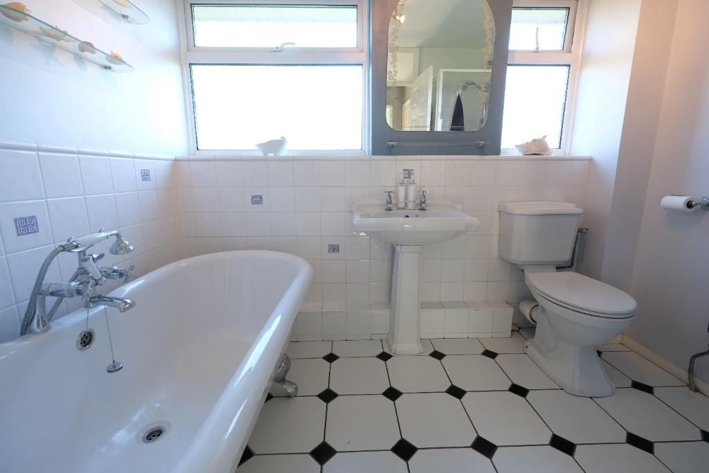 BATH/SHOWER ROOM