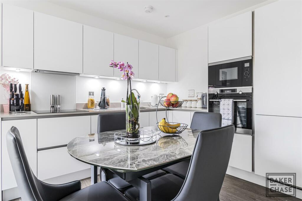 Welham Road, Oakwood, London