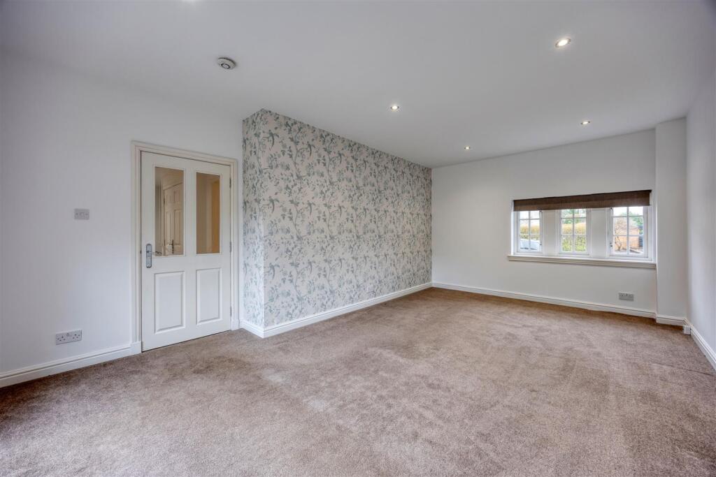 15B_OLD_MUGDOCK_ROAD_STRATHBLANE_013.JPEG