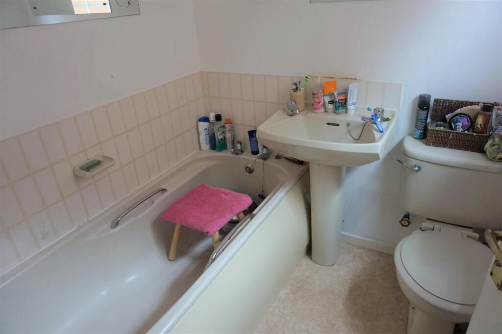 Bathroom.JPG