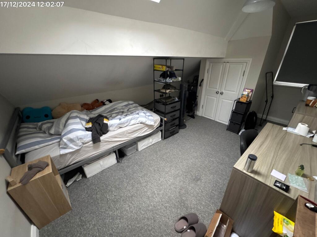 Flat370aWhiteladiesR-Bedroom1-14448865-46-0