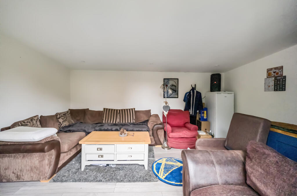 1383680-7-692da87...