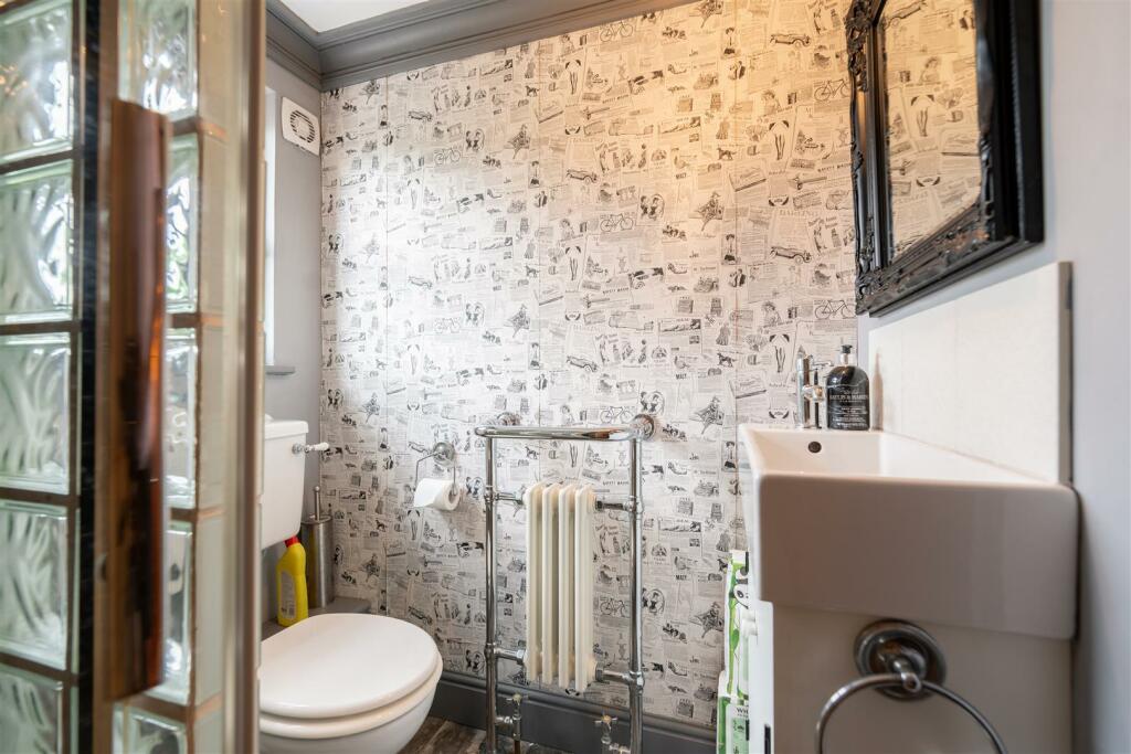 Shower Room 1.jpg
