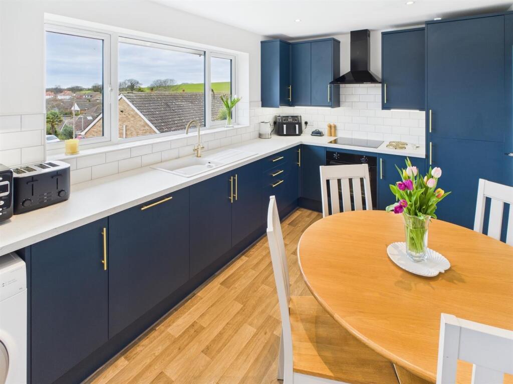 kitchen 1 .jpg