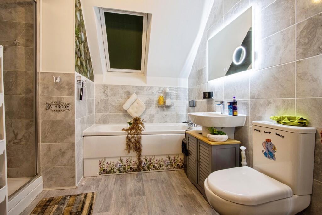 Dressing/Shower Room