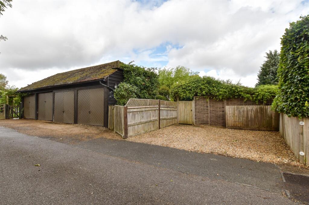 Driveway/Parking