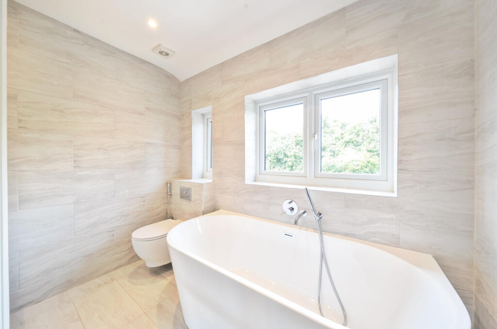 1306801-4-6863df3...