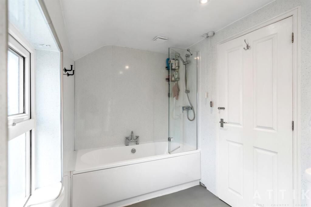 33 Southend Road Bungay NR35 1DN (24).jpg