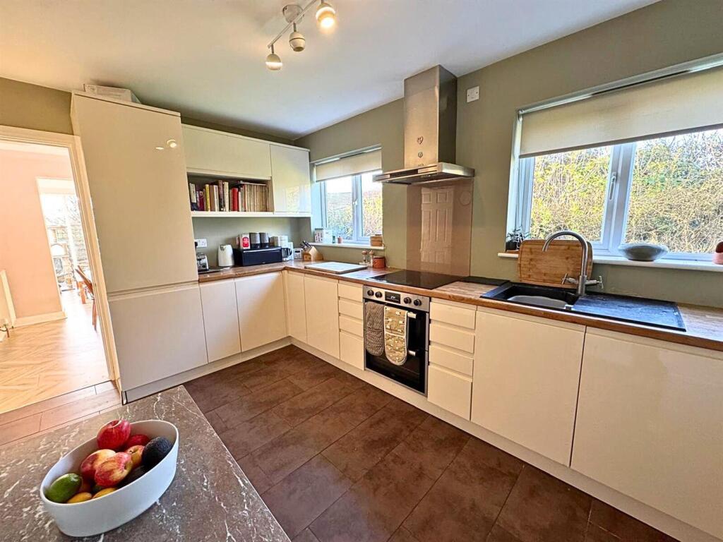 Kitchen/Breakfast Room