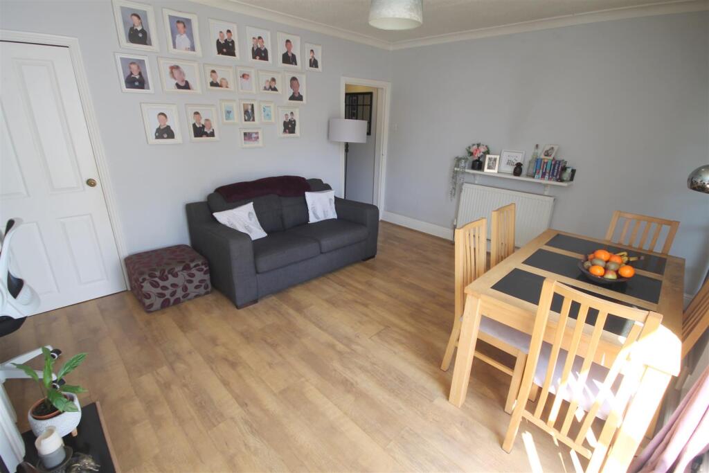 NV Dining Room i.JPG