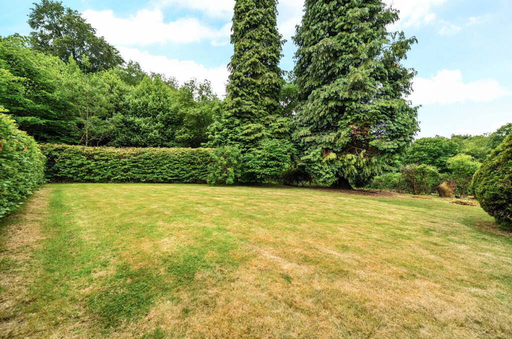 1307144-28-684ad3...