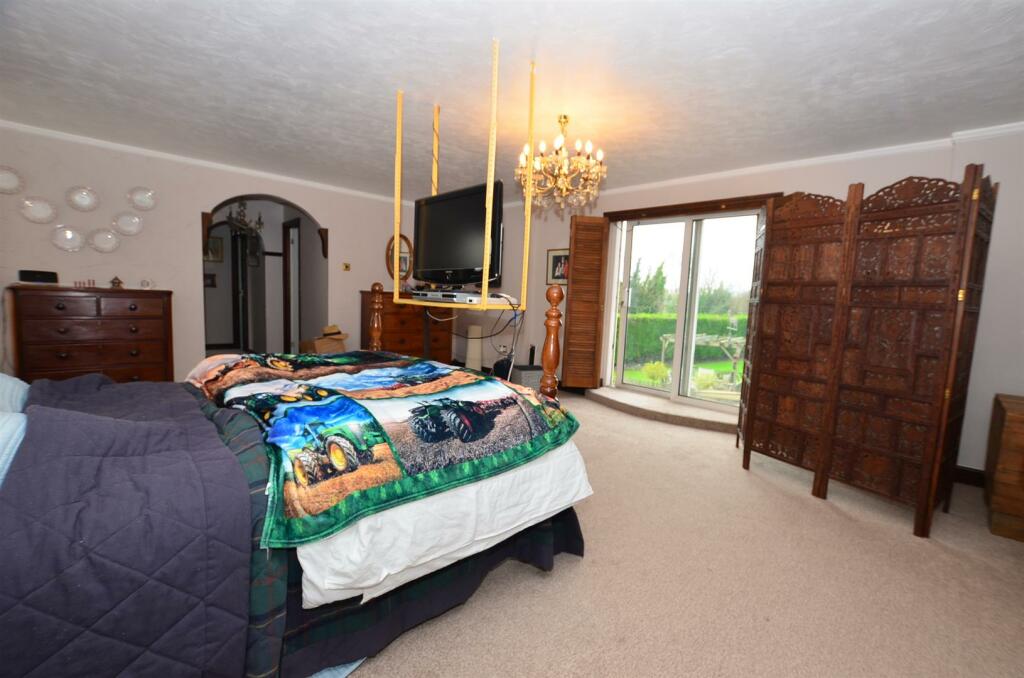 Principal Bedroom Suite