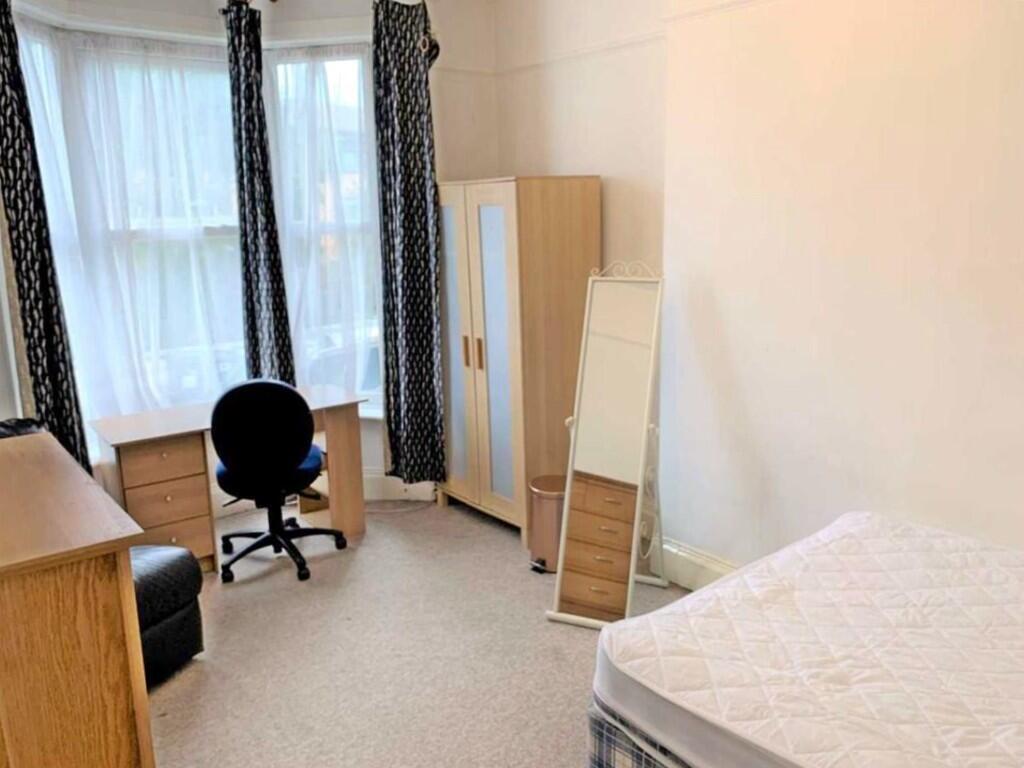 Lounge (Ar' as Bed4)